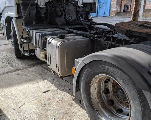 Белый Ивеко Стралис, объемом двигателя 10.8 л и пробегом 250 тыс. км за 15000 $, фото 2 на Automoto.ua