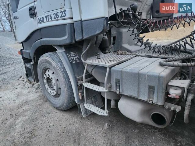 Белый Ивеко Стралис, объемом двигателя 10.3 л и пробегом 1 тыс. км за 7900 $, фото 3 на Automoto.ua