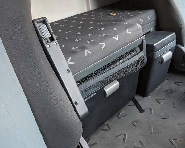 Белый Ивеко Стралис, объемом двигателя 10.8 л и пробегом 250 тыс. км за 15000 $, фото 6 на Automoto.ua