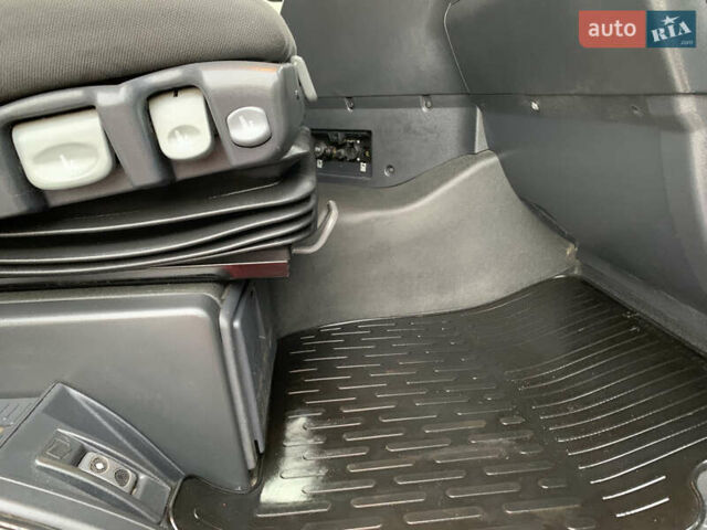 Белый Ивеко Стралис, объемом двигателя 12.88 л и пробегом 1000 тыс. км за 9700 $, фото 32 на Automoto.ua