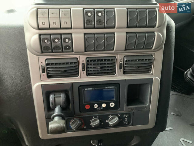 Белый Ивеко Стралис, объемом двигателя 12.88 л и пробегом 1000 тыс. км за 9700 $, фото 28 на Automoto.ua