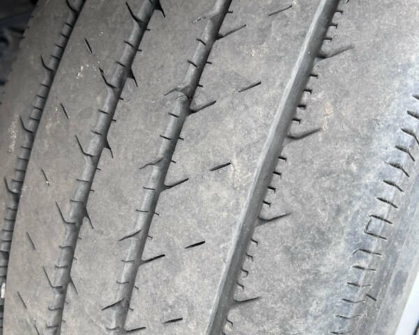 Белый Ивеко Стралис, объемом двигателя 10.3 л и пробегом 1000 тыс. км за 9000 $, фото 10 на Automoto.ua