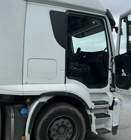 Білий Івеко Stralis, об'ємом двигуна 10.85 л та пробігом 761 тис. км за 16100 $, фото 3 на Automoto.ua