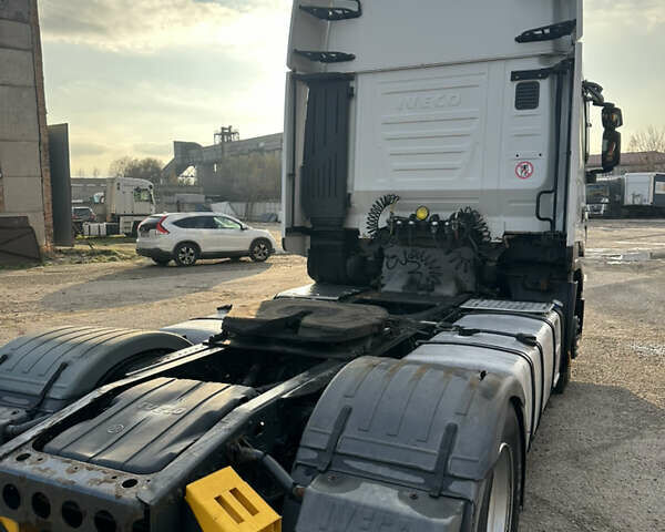 Белый Ивеко Стралис, объемом двигателя 10.8 л и пробегом 872 тыс. км за 15500 $, фото 2 на Automoto.ua