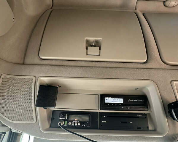 Белый Ивеко Стралис, объемом двигателя 10.8 л и пробегом 872 тыс. км за 15500 $, фото 9 на Automoto.ua