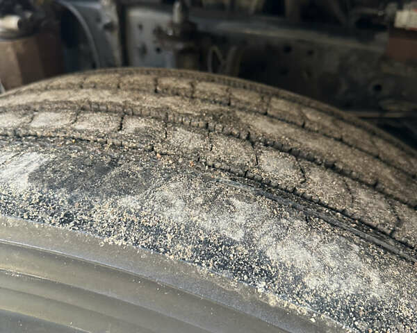 Белый Ивеко Стралис, объемом двигателя 10.8 л и пробегом 872 тыс. км за 15500 $, фото 6 на Automoto.ua