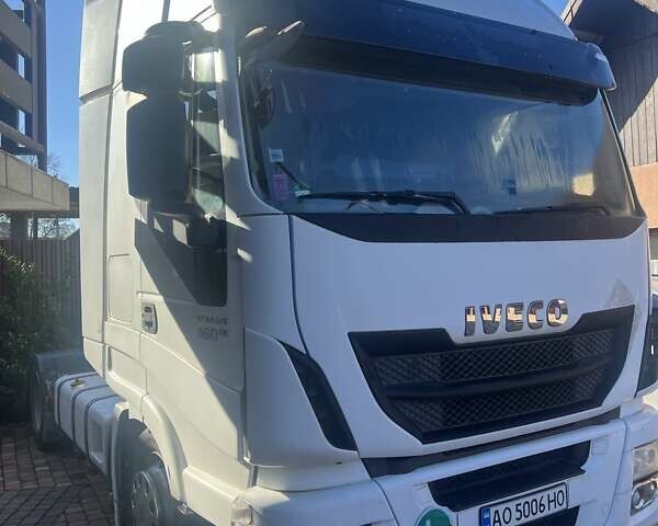 Белый Ивеко Стралис, объемом двигателя 0 л и пробегом 735 тыс. км за 17800 $, фото 2 на Automoto.ua