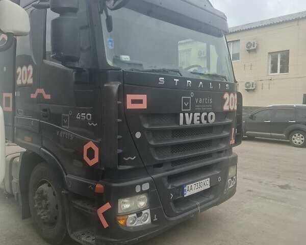 Черный Ивеко Стралис, объемом двигателя 0 л и пробегом 650 тыс. км за 6000 $, фото 1 на Automoto.ua