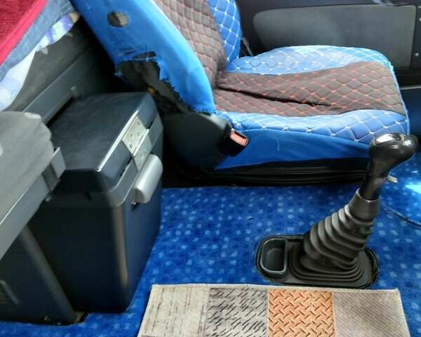 Синий Ивеко Стралис, объемом двигателя 10.5 л и пробегом 830 тыс. км за 8000 $, фото 1 на Automoto.ua