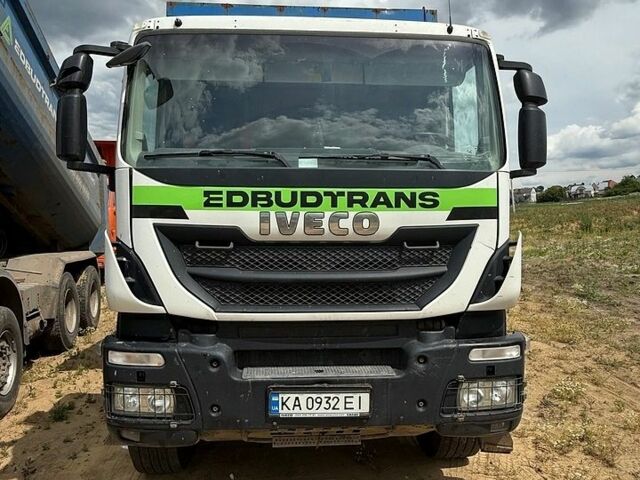 Білий Івеко Trakker, об'ємом двигуна 12.88 л та пробігом 407 тис. км за 62500 $, фото 14 на Automoto.ua