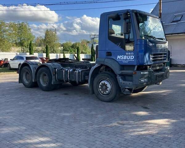 Синій Івеко Trakker, об'ємом двигуна 12.88 л та пробігом 100 тис. км за 13000 $, фото 2 на Automoto.ua