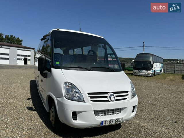 Белый Ивеко Винг, объемом двигателя 2.9 л и пробегом 500 тыс. км за 36999 $, фото 2 на Automoto.ua
