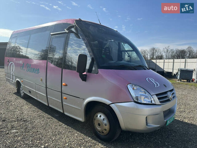 Фиолетовый Ивеко Винг, объемом двигателя 3 л и пробегом 450 тыс. км за 37500 $, фото 2 на Automoto.ua