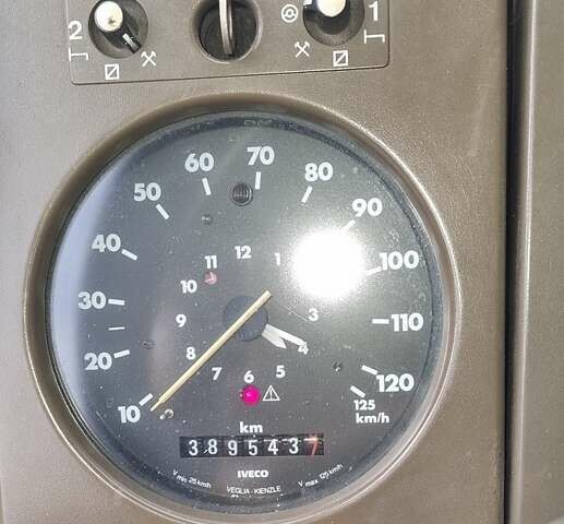 Желтый Ивеко Зета, объемом двигателя 6 л и пробегом 300 тыс. км за 13500 $, фото 12 на Automoto.ua