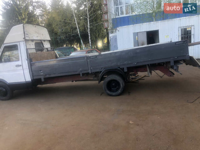 Білий Івеко TurboDaily, об'ємом двигуна 2.5 л та пробігом 350 тис. км за 3500 $, фото 8 на Automoto.ua