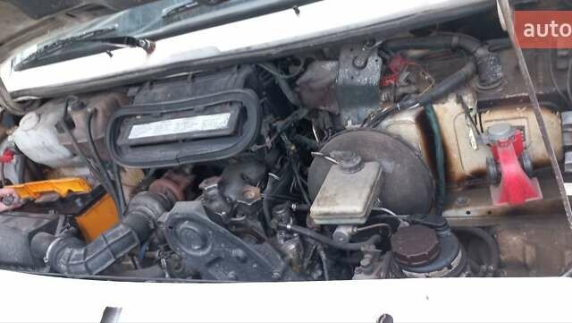 Белый Ивеко TurboDaily, объемом двигателя 2.5 л и пробегом 350 тыс. км за 8300 $, фото 4 на Automoto.ua