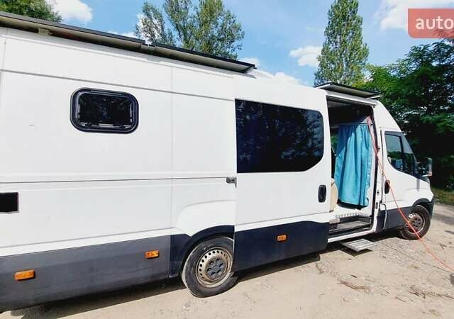 Белый Ивеко TurboDaily, объемом двигателя 2.29 л и пробегом 310 тыс. км за 45000 $, фото 39 на Automoto.ua