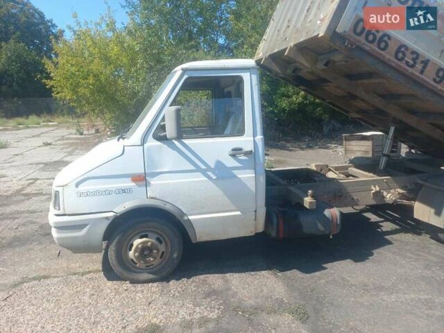 Белый Ивеко TurboDaily, объемом двигателя 2.5 л и пробегом 125 тыс. км за 6900 $, фото 4 на Automoto.ua