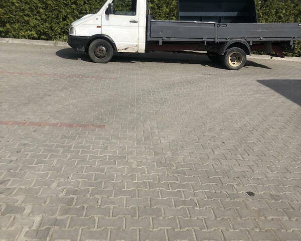 Белый Ивеко TurboDaily, объемом двигателя 2.5 л и пробегом 350 тыс. км за 3300 $, фото 5 на Automoto.ua