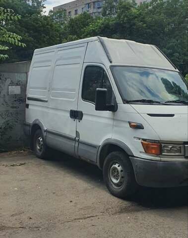 Білий Івеко TurboDaily, об'ємом двигуна 0 л та пробігом 386 тис. км за 3850 $, фото 1 на Automoto.ua