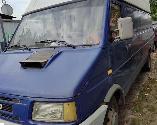 Синий Ивеко TurboDaily, объемом двигателя 2.8 л и пробегом 492 тыс. км за 2800 $, фото 1 на Automoto.ua