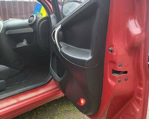 Червоний Джак Джей2, об'ємом двигуна 1 л та пробігом 90 тис. км за 3500 $, фото 2 на Automoto.ua