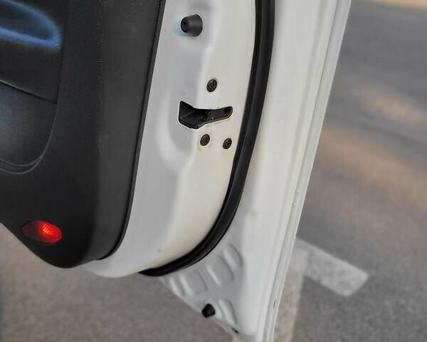 Білий Джак Джей5, об'ємом двигуна 1.5 л та пробігом 127 тис. км за 5000 $, фото 3 на Automoto.ua