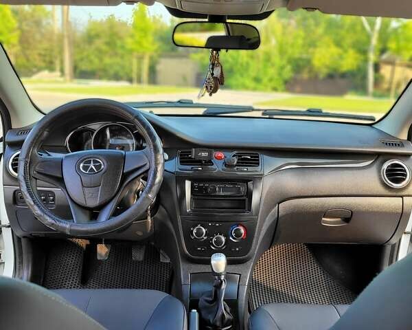 Білий Джак Джей5, об'ємом двигуна 1.5 л та пробігом 127 тис. км за 5000 $, фото 6 на Automoto.ua