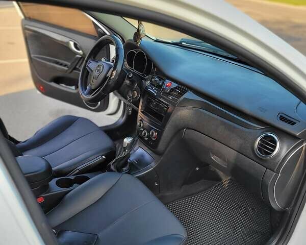 Білий Джак Джей5, об'ємом двигуна 1.5 л та пробігом 127 тис. км за 5000 $, фото 1 на Automoto.ua