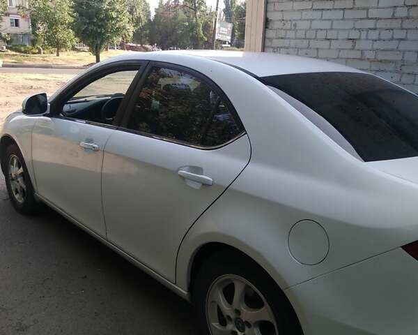 Белый Джак Джей5, объемом двигателя 1.5 л и пробегом 187 тыс. км за 3350 $, фото 2 на Automoto.ua