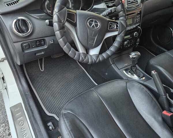 Білий Джак Джей5, об'ємом двигуна 1.83 л та пробігом 150 тис. км за 4500 $, фото 3 на Automoto.ua