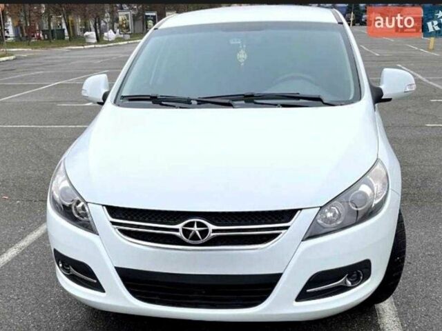 Белый Джак Джей5, объемом двигателя 1.5 л и пробегом 16 тыс. км за 6999 $, фото 2 на Automoto.ua