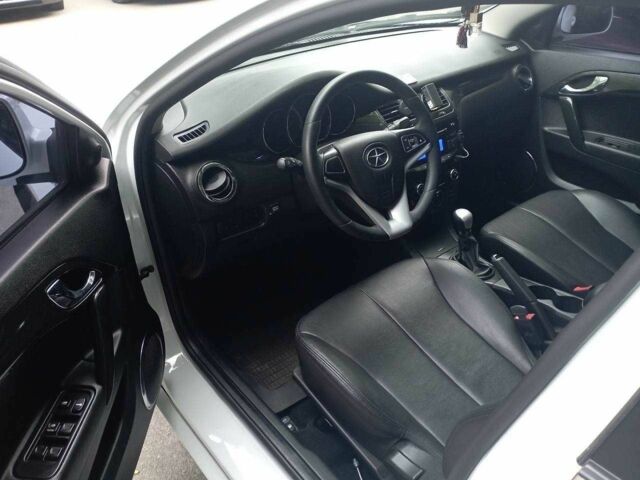 Белый Джак Джей5, объемом двигателя 1.5 л и пробегом 16 тыс. км за 6999 $, фото 3 на Automoto.ua