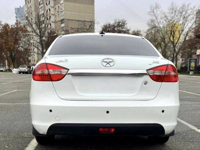 Белый Джак Джей5, объемом двигателя 1.5 л и пробегом 16 тыс. км за 6999 $, фото 1 на Automoto.ua