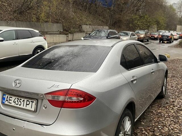 Серый Джак Джей5, объемом двигателя 1.5 л и пробегом 250 тыс. км за 4200 $, фото 1 на Automoto.ua