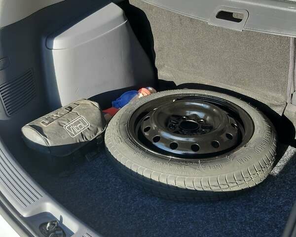 Белый Джак Джей6, объемом двигателя 1.83 л и пробегом 117 тыс. км за 4250 $, фото 15 на Automoto.ua