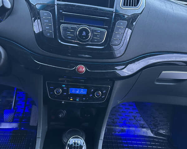 Серый Джак Джей6, объемом двигателя 2 л и пробегом 104 тыс. км за 6100 $, фото 28 на Automoto.ua