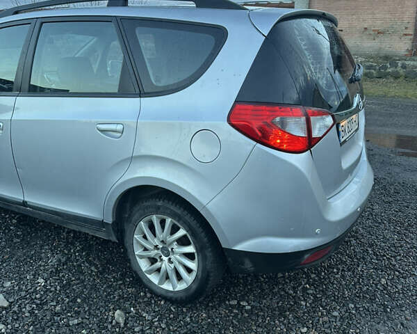 Серый Джак Джей6, объемом двигателя 2 л и пробегом 104 тыс. км за 6100 $, фото 11 на Automoto.ua