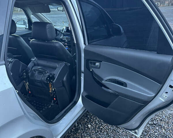 Серый Джак Джей6, объемом двигателя 2 л и пробегом 104 тыс. км за 6100 $, фото 18 на Automoto.ua