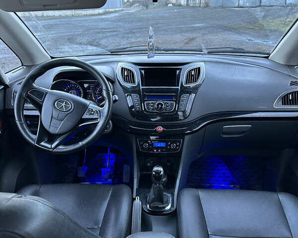 Серый Джак Джей6, объемом двигателя 2 л и пробегом 104 тыс. км за 6100 $, фото 21 на Automoto.ua