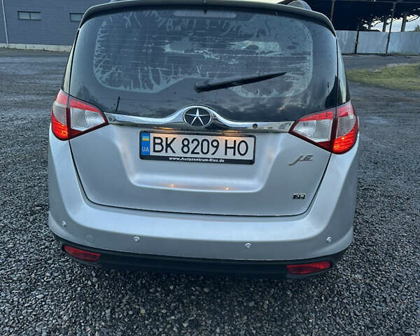 Серый Джак Джей6, объемом двигателя 2 л и пробегом 104 тыс. км за 6100 $, фото 13 на Automoto.ua