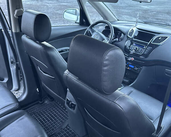 Серый Джак Джей6, объемом двигателя 2 л и пробегом 104 тыс. км за 6100 $, фото 20 на Automoto.ua