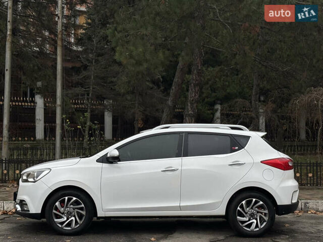 Белый Джак С2, объемом двигателя 1.5 л и пробегом 101 тыс. км за 7999 $, фото 2 на Automoto.ua