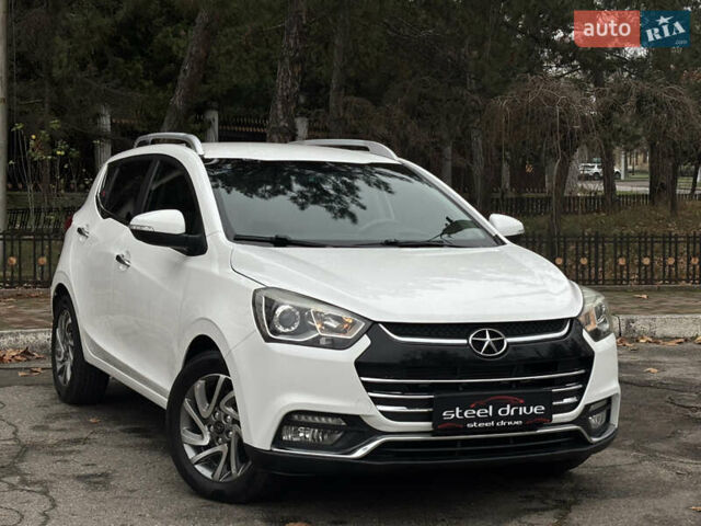 Белый Джак С2, объемом двигателя 1.5 л и пробегом 101 тыс. км за 7999 $, фото 1 на Automoto.ua