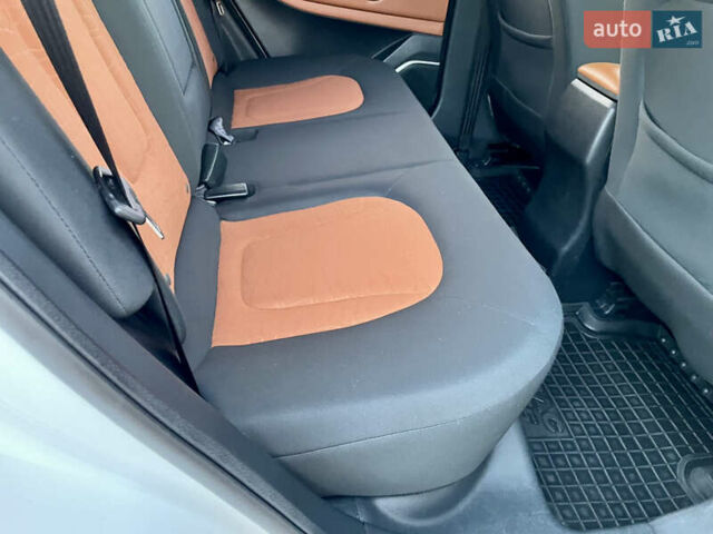 Білий Джак С5, об'ємом двигуна 2 л та пробігом 80 тис. км за 8700 $, фото 14 на Automoto.ua