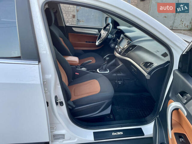 Білий Джак С5, об'ємом двигуна 2 л та пробігом 80 тис. км за 8700 $, фото 16 на Automoto.ua