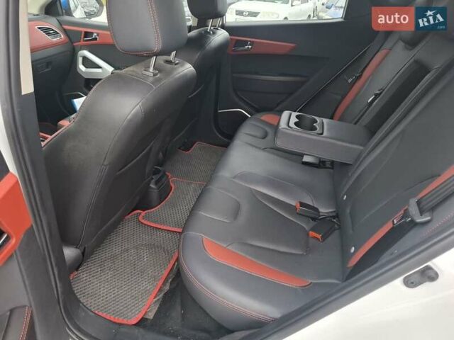 Білий Джак iEV7S, об'ємом двигуна 0 л та пробігом 12 тис. км за 14000 $, фото 9 на Automoto.ua