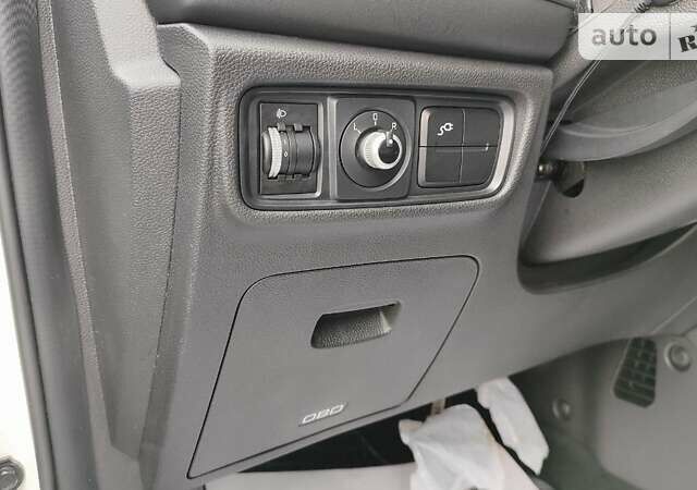Белый Джак iEVS4, объемом двигателя 0 л и пробегом 42 тыс. км за 14500 $, фото 8 на Automoto.ua