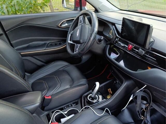 Красный Джак iEVS4, объемом двигателя 0 л и пробегом 80 тыс. км за 15000 $, фото 6 на Automoto.ua