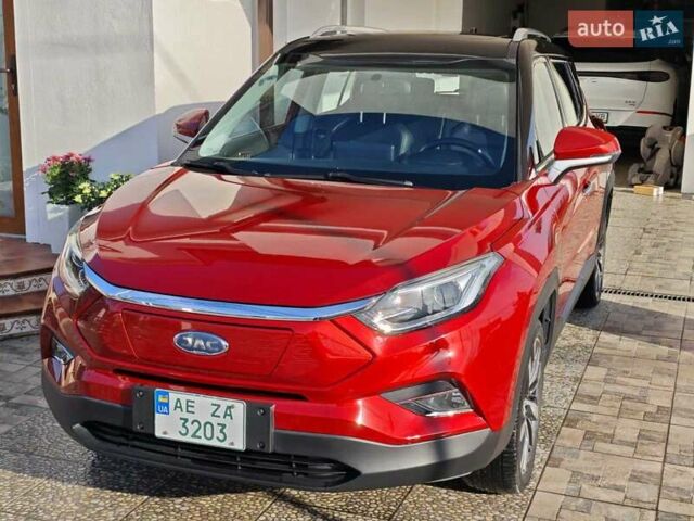 Красный Джак iEVS4, объемом двигателя 0 л и пробегом 70 тыс. км за 15000 $, фото 3 на Automoto.ua